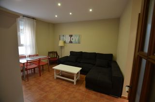 Miete Etagenwohnung in Calle candiota 5. Se alquila a estudiantes