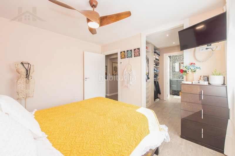 Foto 4b1089a1-626e-4be8-a354-93b002885193. Casa aparellada amb calefacció aparcament piscina a Arganda del Rey