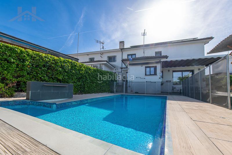 Foto ab282d74-6100-404f-901f-690a208e885b. Casa aparellada amb calefacció aparcament piscina a Arganda del Rey