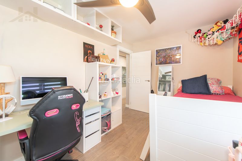 Foto f8bdaaa6-ba2b-4e83-bf9a-56a36d16aa3e. Casa aparellada amb calefacció aparcament piscina a Arganda del Rey