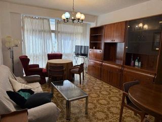Appartamento en Camino de Ronda. Amplio piso con gran potencial en zona arabial