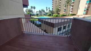 Apartment in Paseo Reina Sofía 3
