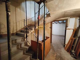 Edifici a Centrevila. Casa en el centro de vilanova i la geltrú