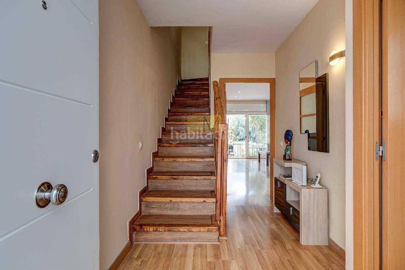 Foto 3a458ae2-9ffc-475f-96f8-3f561db95f8b. Casa reformada y con ubicación perfecta en Calafell residencial Calafell