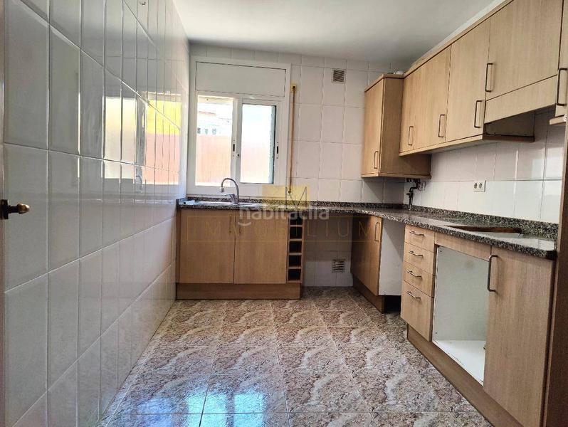 Foto 2d8d0f2e-5e90-4e13-a32d-d0dfb9207e1d. Dúplex  con doble terraza en pleno centro funcionalidad, amplitud y ubicación inmejorable en Cubelles