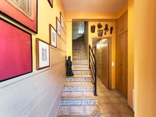 Casa a Centrevila. Luz, arte y calma en joaqun mir