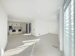 Planta baixa  Carrer del pare garí. Planta baja rehabilitada a estrenar, muy luminosa, 2 habitacione