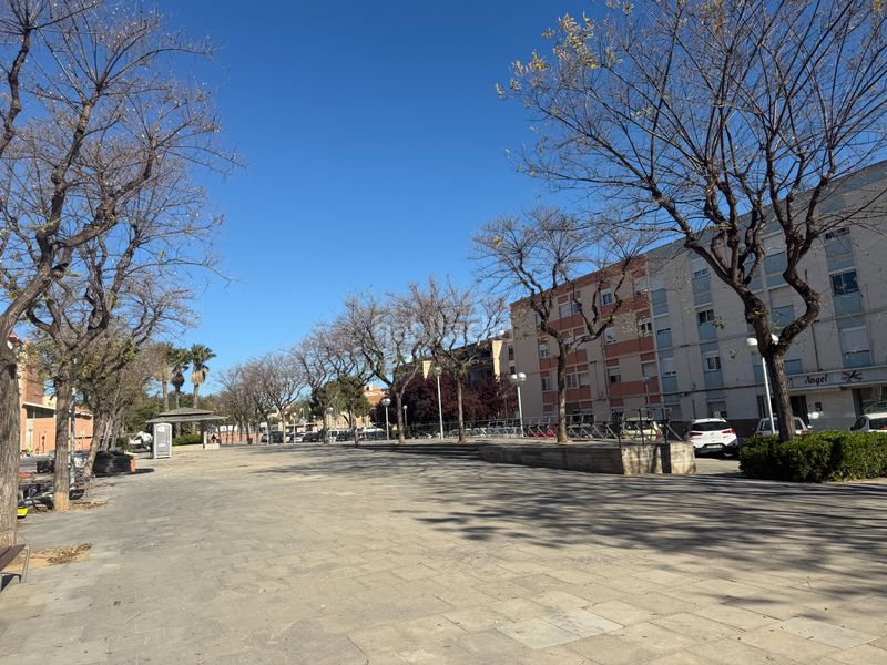 Foto f6d05c38-91b4-42a0-8181-765560d337f0. Casa adossada amb xemeneia calefacció aparcament a Vila-seca