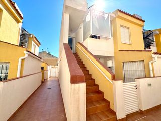 Piso  Calle trainera. Oportunidad en los alcázares con solárium y vistas al mar a cinc