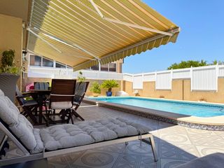 Chalet  Calle isla mauricio. Chalet pareado en la zona más tranquila de santiago de la ribera