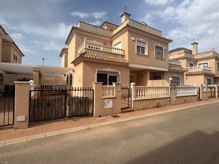Semi detached house  Calle budapest. Tu oportunidad en la costa murciana