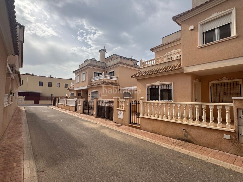 Foto eb5e82d3-8e48-4876-9623-0e40843a4f54. Casa adossada amb aparcament piscina a Roda San Javier