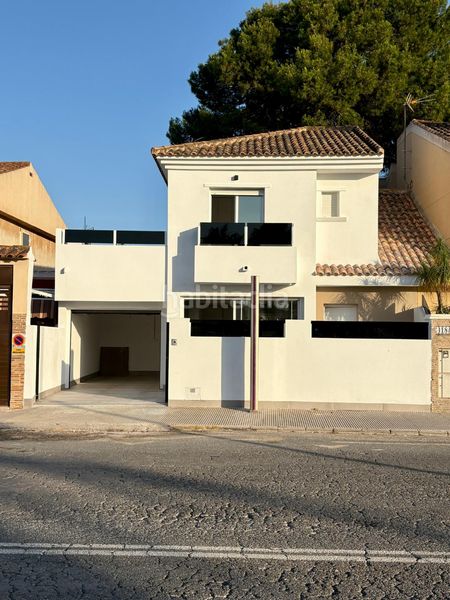 Foto 61b323df-68e3-4a5c-876a-a12892ad4908. Casa adossada amb calefacció aparcament a Santiago de La Ribera San Javier