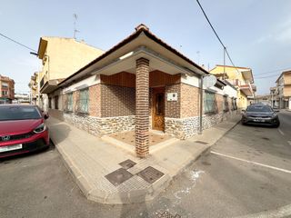 Casa aparellada a Calle Antonio Trucharte