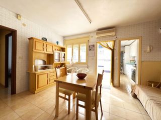 Casa adossada  Calle san pedro. Planta baja con garaje y patio en pleno centro de san pedro del