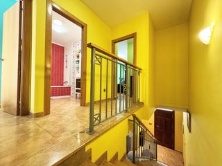 Casa adossada  Calle san isidro. D�plex familiar con garaje privado, placas solares y zona tranqu