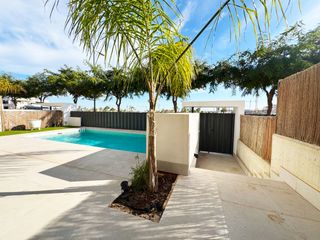 Xalet  Avenida manuel frutos llamazares. Chalet independiente a estrenar en el resort santa rosal�a, torr