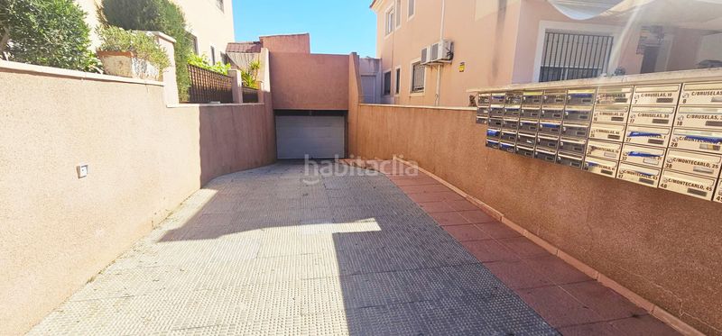 Foto ce5ebe51-41e9-48e0-b8d5-c5e4b06e2f32. Casa adossada amb calefacció aparcament piscina a San Javier