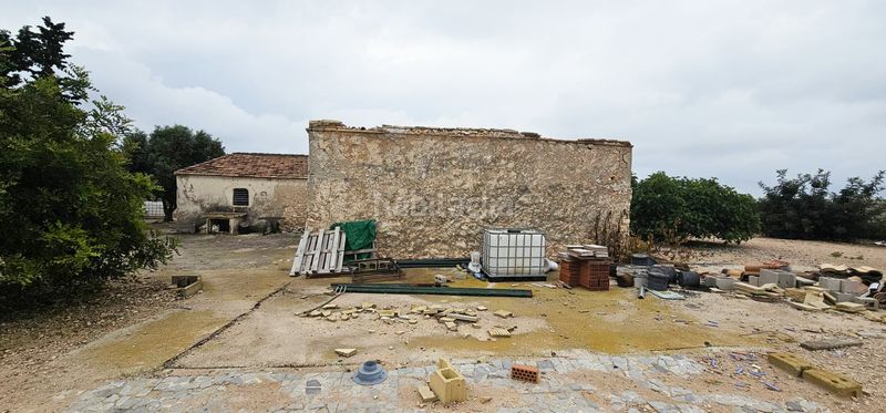 Foto ba61a9b9-0f5f-4f09-a6dd-53b182e3c2db. Masia amb xemeneia a Jerónimo y Avileses Murcia