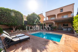 Maison à Catllar (El). Casa en venta en el catllar