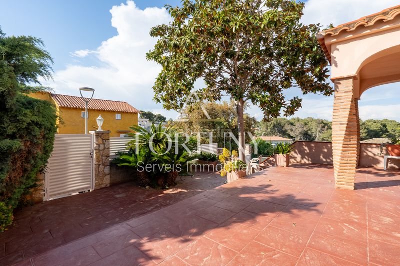 Foto aedb0c34-e310-42d5-9af6-38db7df1a137. Casa amb aparcament piscina a Catllar (El)
