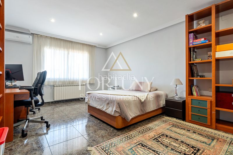 Foto f7659413-f2e9-40db-ac89-229ce48db95f. Casa amb aparcament piscina a Catllar (El)