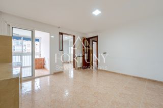 Etagenwohnung  Av montsant 15. Piso en venta en sant salvador