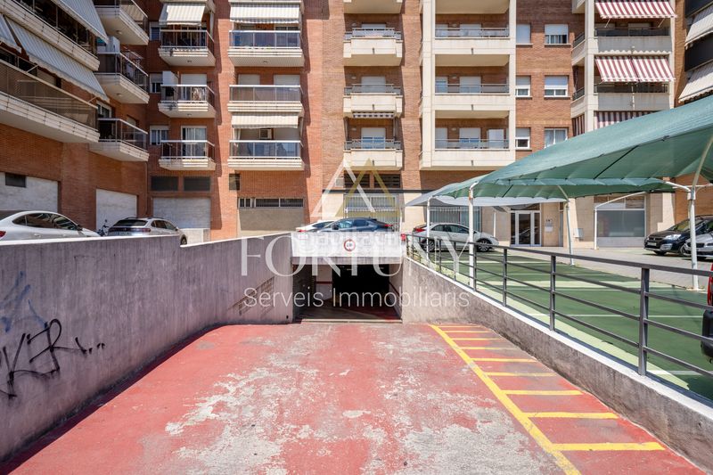 Foto 5daec3d2-96ac-453d-b0b5-2c97dd2e826a. Pis amb aparcament a Nou Eixample Sud Tarragona