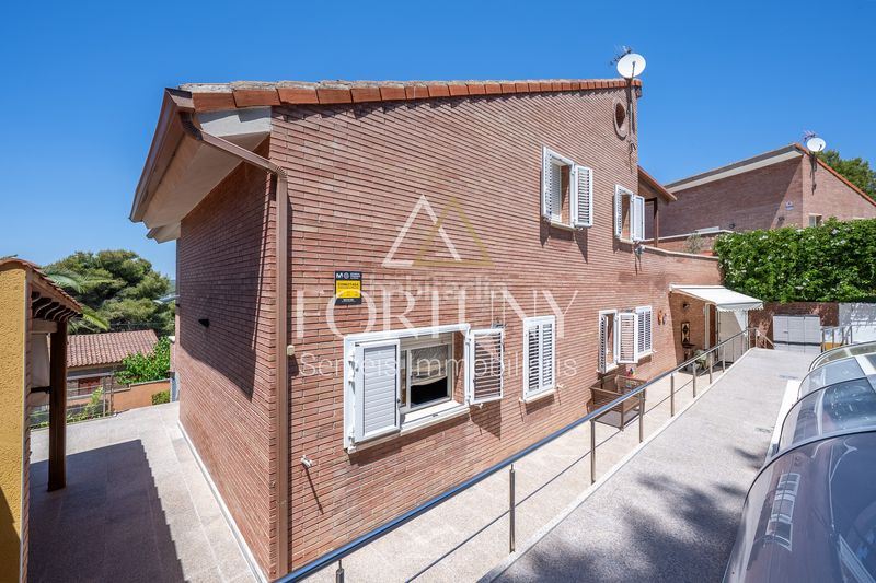 Foto a08c9ff9-1e34-417a-b707-8811c6425ec0. Casa amb aparcament piscina a La Mora Tarragona