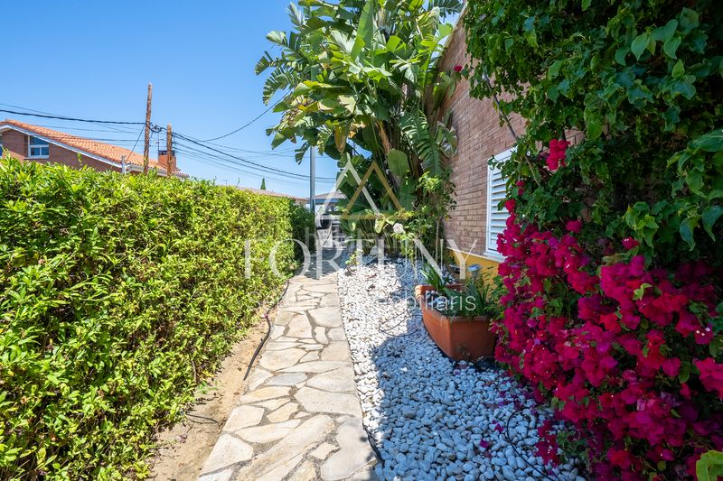 Foto aeefa8aa-8eff-4d81-8c9f-92315ce839a5. Casa amb aparcament piscina a La Mora Tarragona