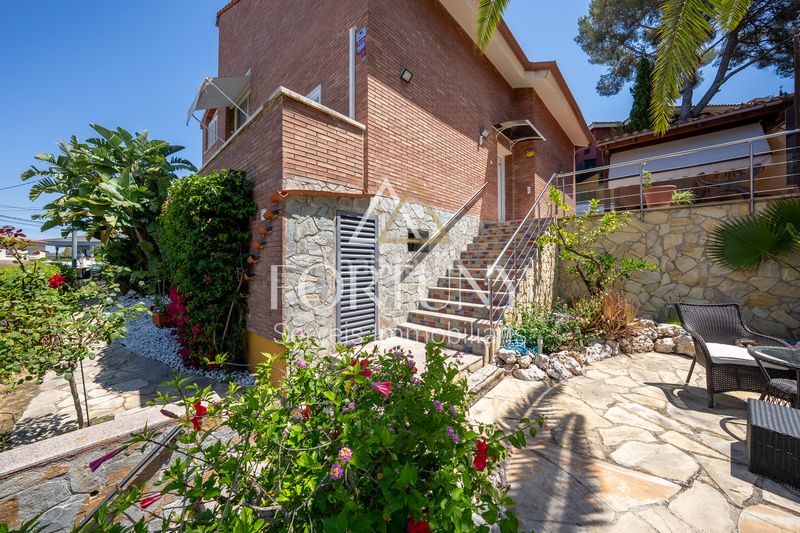 Foto bbf3bde8-30a2-46e5-a81e-3e21af80a51a. Casa amb aparcament piscina a La Mora Tarragona