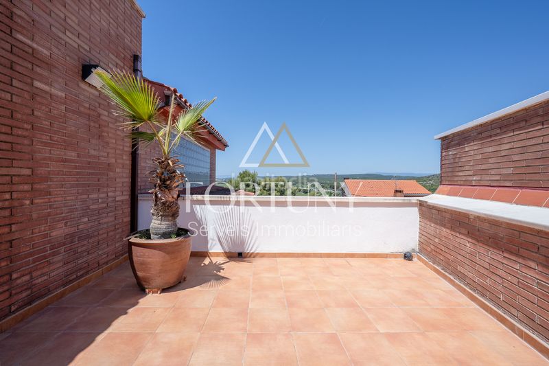 Foto f28e8f09-49c2-484d-b923-b21aef8edc63. Casa amb aparcament piscina a La Mora Tarragona