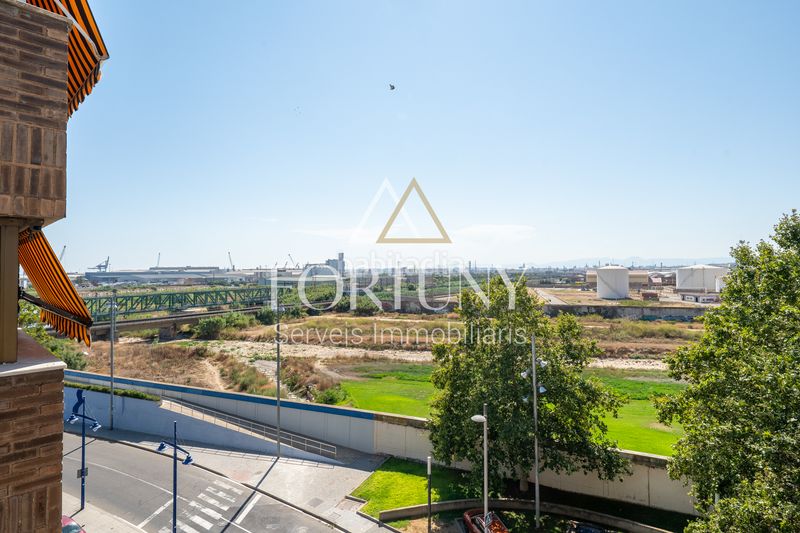 Foto db23c84c-bd9b-41f4-8d6e-106e7298a522. Pis a Barris Marítims Tarragona
