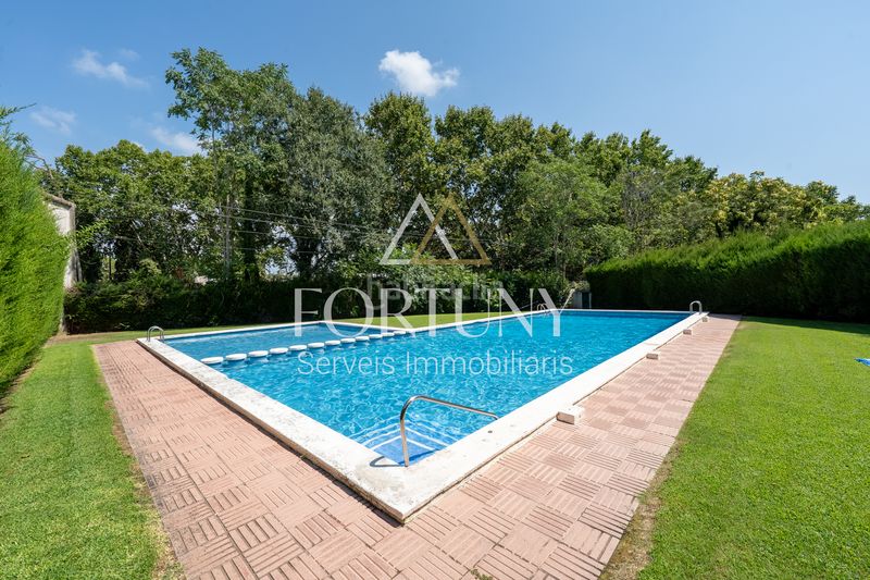 Foto 44b33669-f79f-4a87-ab02-53d604b1527e. Pis amb aparcament piscina a Catllar (El)