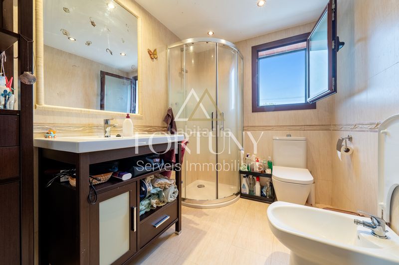 Foto a5d0eaae-11fd-4e69-9dae-b4302ef07a56. Casa  en venta en el catllar en Catllar (El)