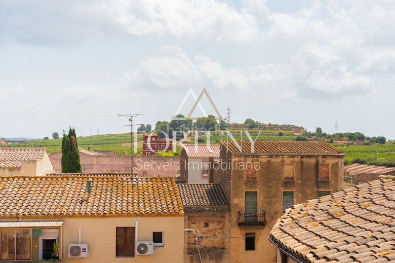 Foto 3cd3b206-0ad9-425d-ab58-2d22aa453e2c. Casa amb aparcament a Nulles