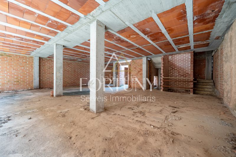 Foto 4316a5f7-1754-4023-b3fd-eba859dbfd14. Casa amb aparcament a Nulles