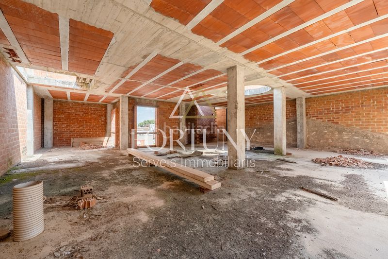 Foto a030fdef-2aac-4fd0-9af3-3706225b84b6. Casa amb aparcament a Nulles