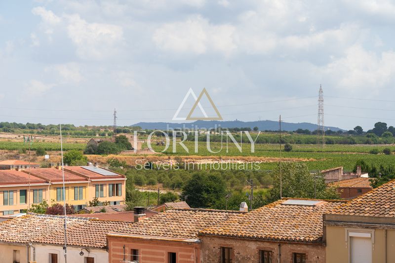 Foto fe95eb06-6668-4859-a9c5-88b6684b51dc. Casa amb aparcament a Nulles