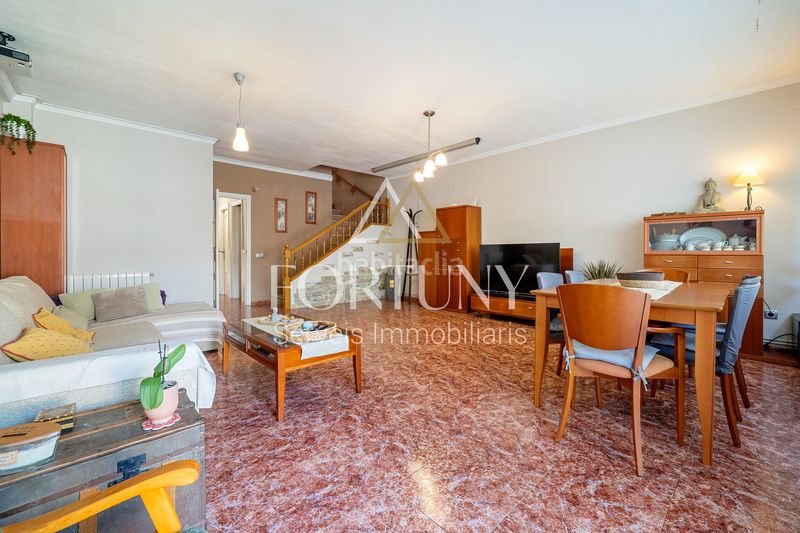 Foto 608aef63-4227-4dc9-abc3-ea028177f58d. Casa amb aparcament piscina a Campclar Tarragona
