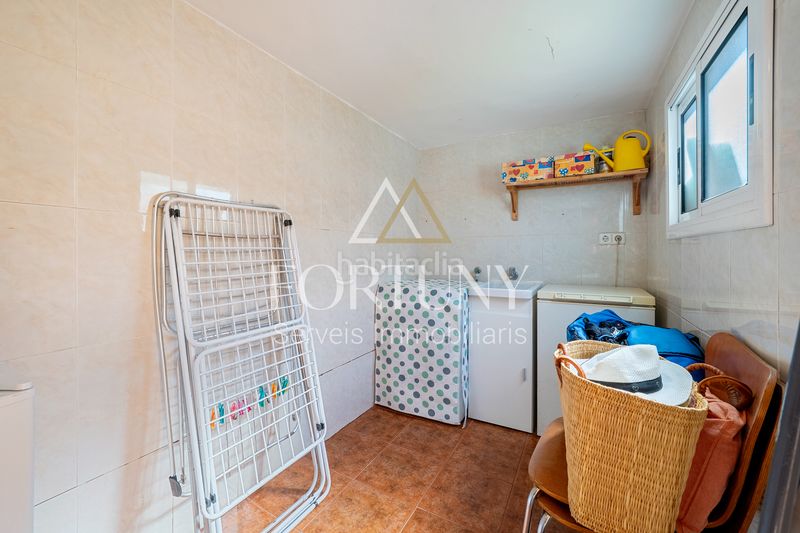 Foto b1d5c331-b3c8-4a7a-8328-e9eede77a0d6. Casa amb aparcament piscina a Campclar Tarragona