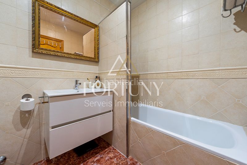 Foto c8aff121-fa74-4fa4-8665-dd4856cffd13. Casa amb aparcament piscina a Campclar Tarragona
