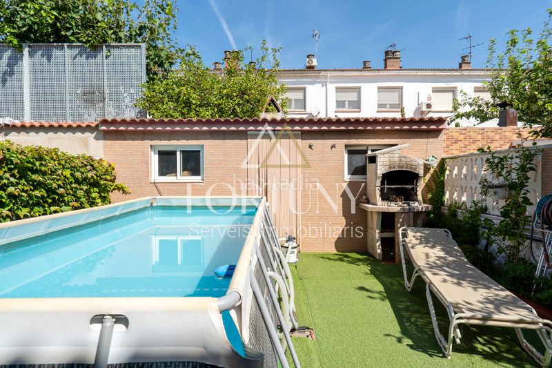 Foto f1b91f7b-5008-4ae4-802f-9931683d9e2c. Casa amb aparcament piscina a Campclar Tarragona