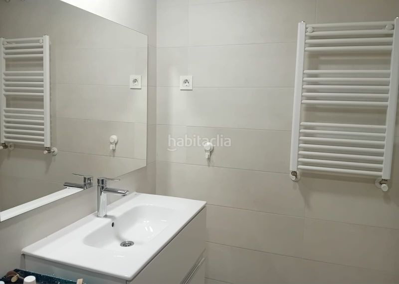 Foto 34253765-e480-4860-94d8-ab8174f8c964. Pis amb calefacció aparcament piscina a Almendrales Madrid