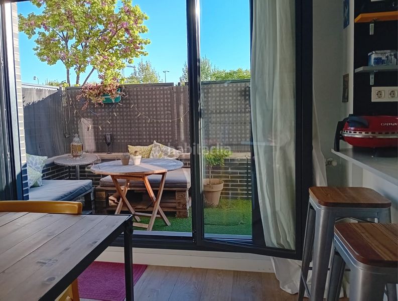 Foto 365e3be1-cadc-43f7-b257-1692e3183f74. Pis amb calefacció aparcament piscina a Almendrales Madrid