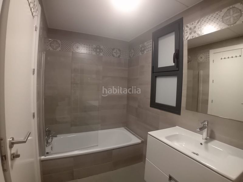 Foto 56bad670-23f0-4456-832e-9b02f78bb51f. Pis amb calefacció aparcament piscina a Almendrales Madrid