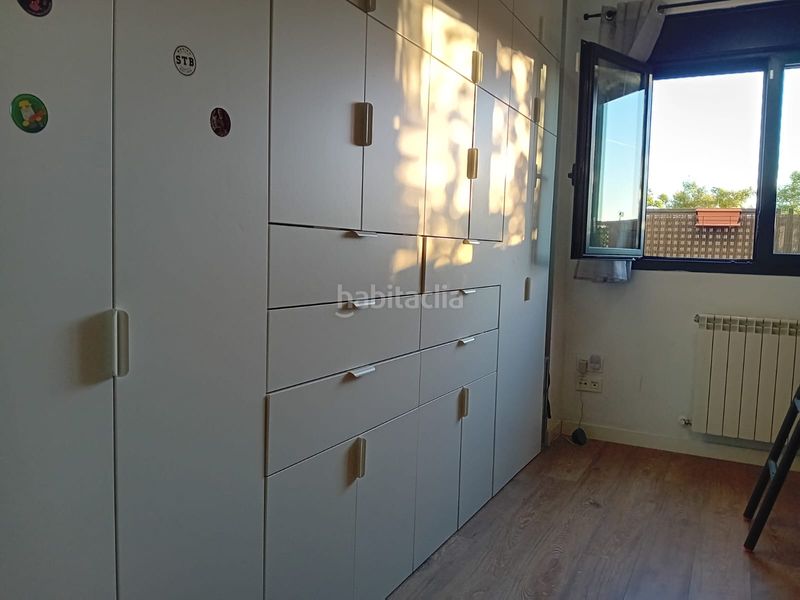 Foto 8128e5b9-da7f-4cb6-a3c0-18b43e44fcda. Pis amb calefacció aparcament piscina a Almendrales Madrid