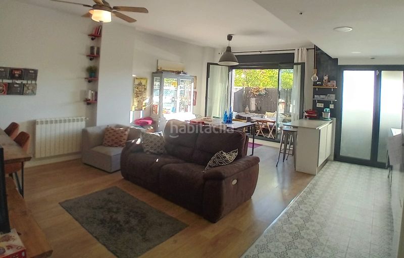 Foto a7d6214a-1251-40bc-87e9-d577bb0982a1. Pis amb calefacció aparcament piscina a Almendrales Madrid