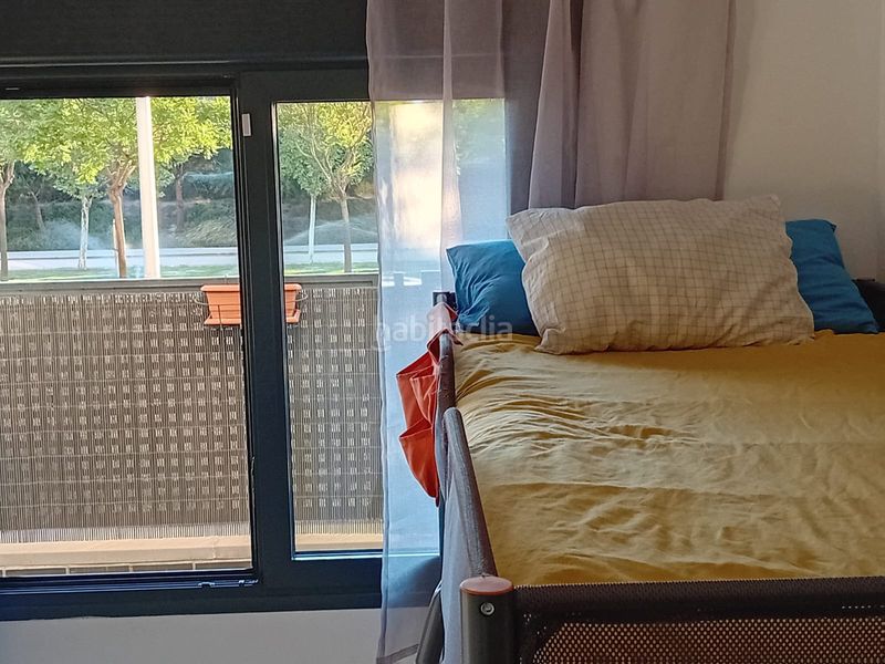 Foto eb8b52be-bc6d-424a-bf40-96337abb7952. Pis amb calefacció aparcament piscina a Almendrales Madrid