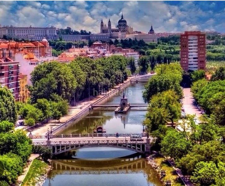 Foto ed57bc73-ab3a-4754-96cc-7b408f7ac21b. Pis amb calefacció aparcament piscina a Almendrales Madrid